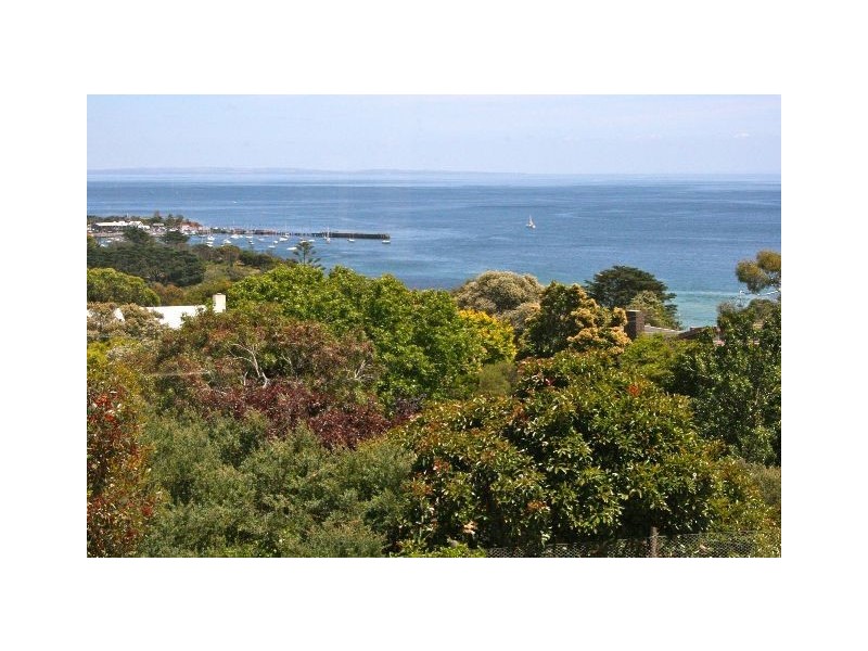 15 Craigrossie Road, Mornington VIC 3931
