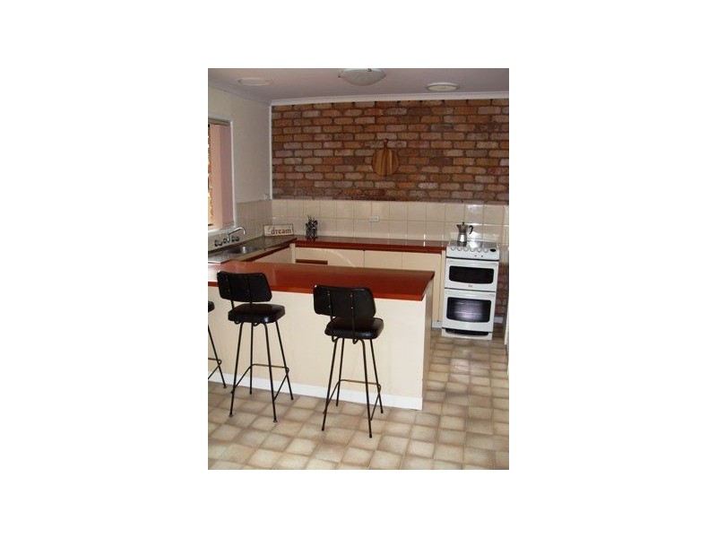 2/11 Pitt Street, Mornington VIC 3931