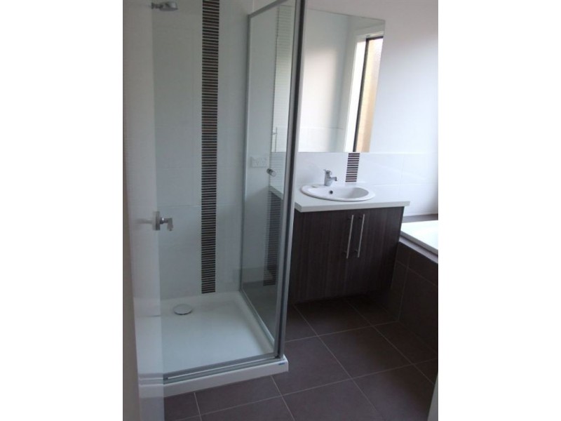 8 Sefton Grange, Mount Martha VIC 3934