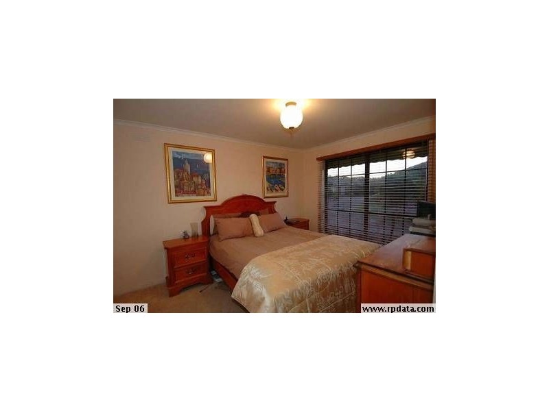 2/4 Napier Street, Mornington VIC 3931