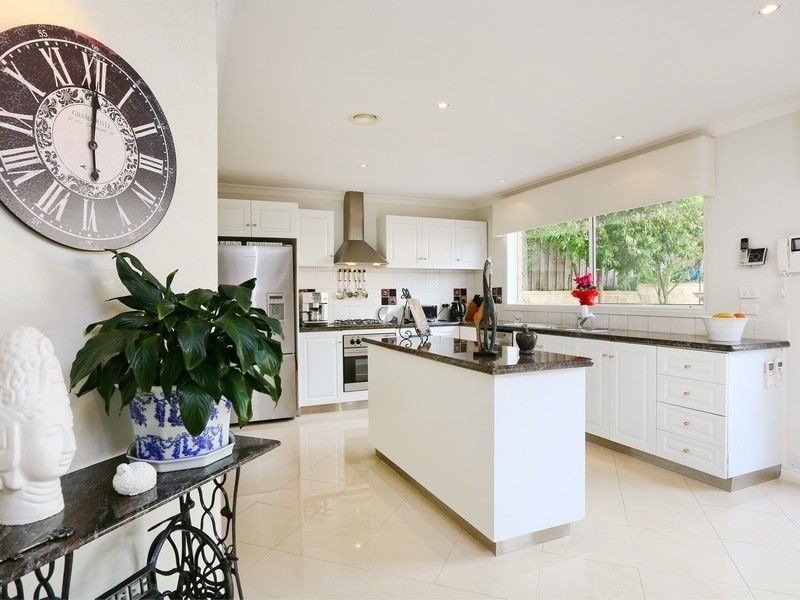 10 Barnett Way, Mount Martha VIC 3934