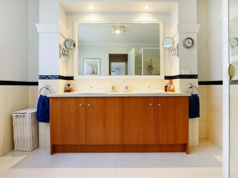 10 Barnett Way, Mount Martha VIC 3934