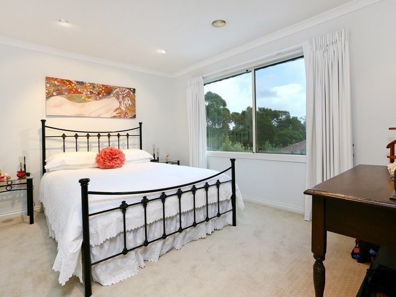 10 Barnett Way, Mount Martha VIC 3934