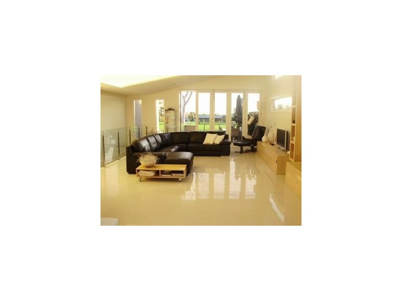 7 Alexander Ave, Mornington VIC 3931