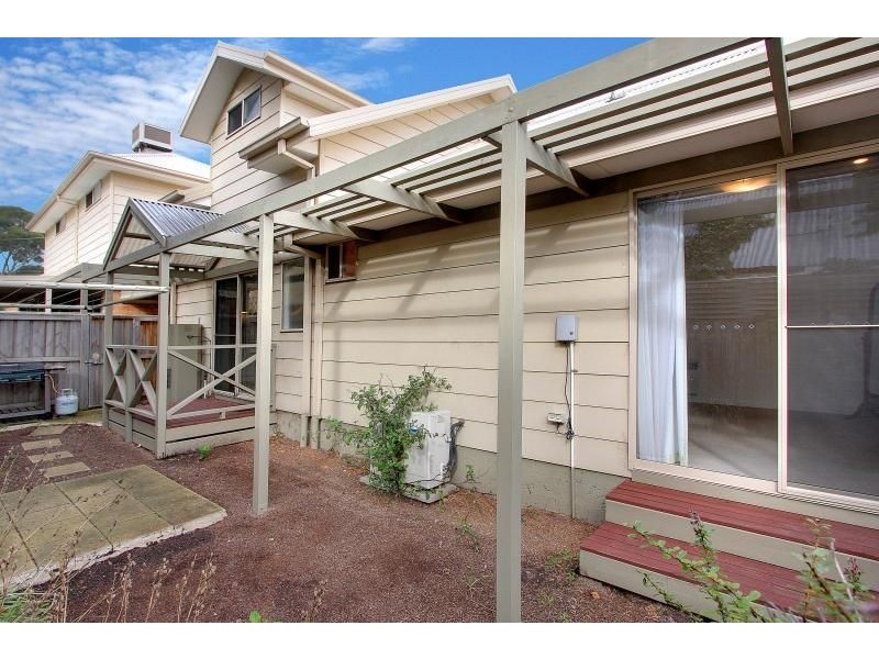 2/867 Nepean Highway, Mornington VIC 3931