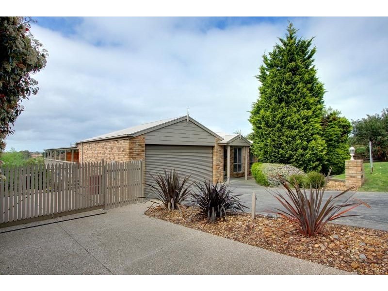 22 Jacaranda Crescent, Mornington VIC 3931