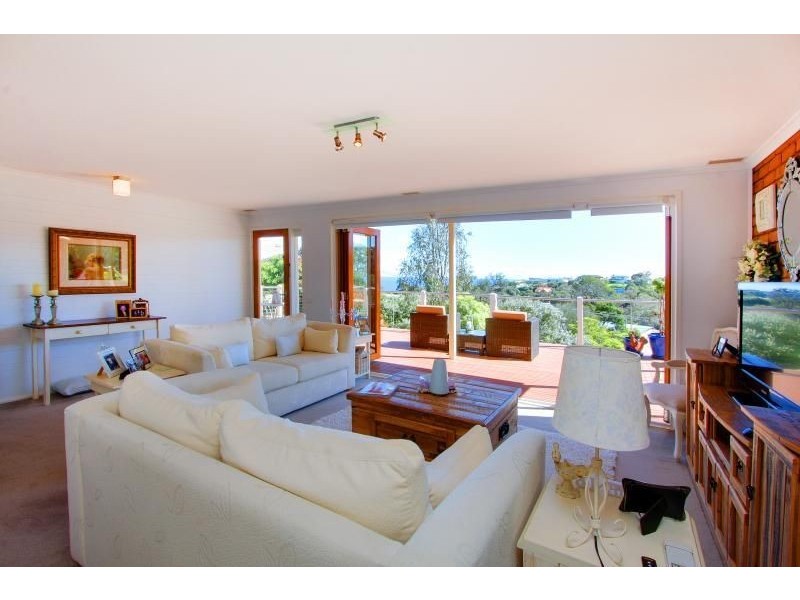 6 Asquith Avenue, Mount Martha VIC 3934