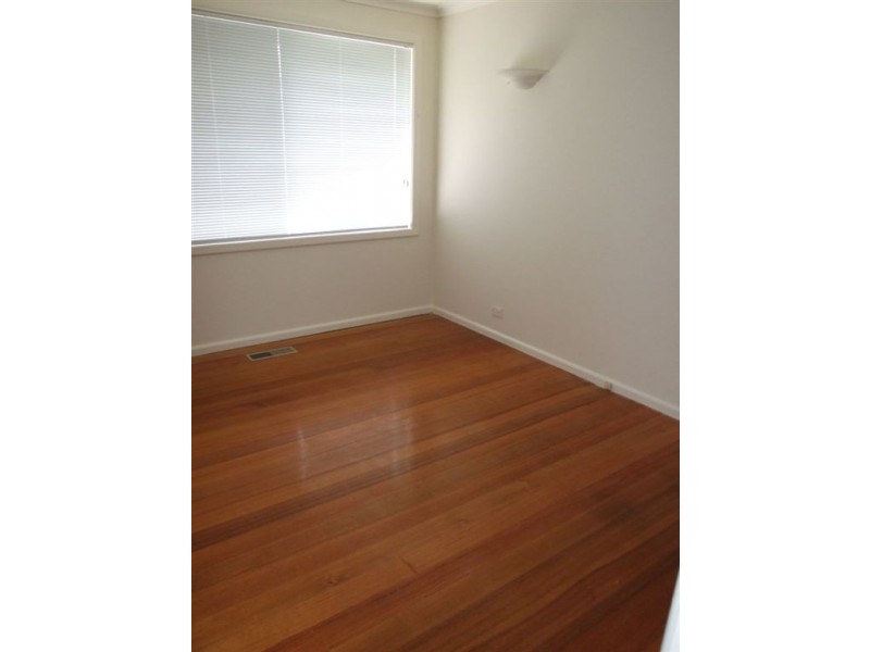 13 Hampden Street, Mornington VIC 3931