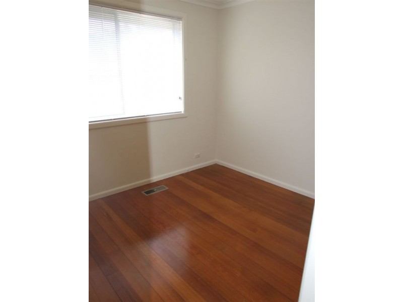 13 Hampden Street, Mornington VIC 3931