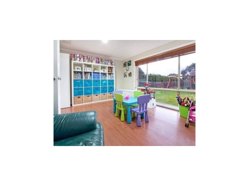 4 Robin Hill Drive, Mornington VIC 3931