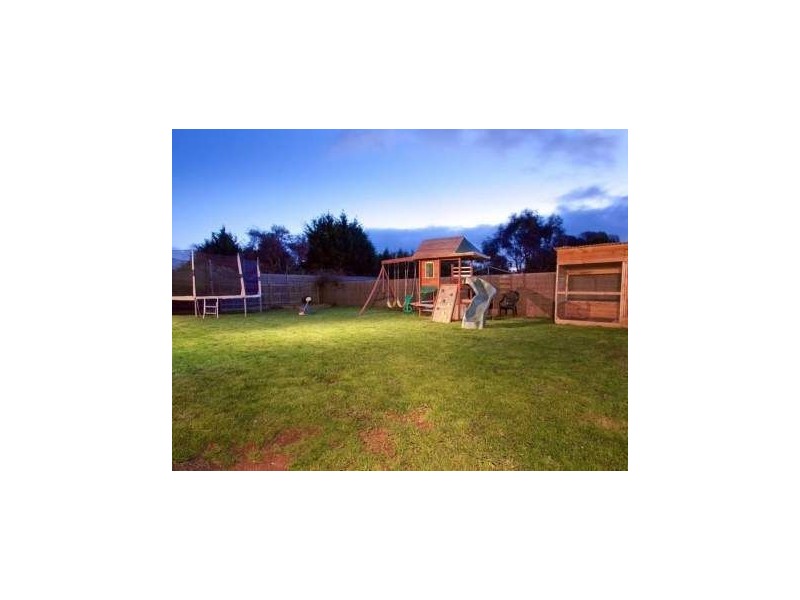 4 Robin Hill Drive, Mornington VIC 3931