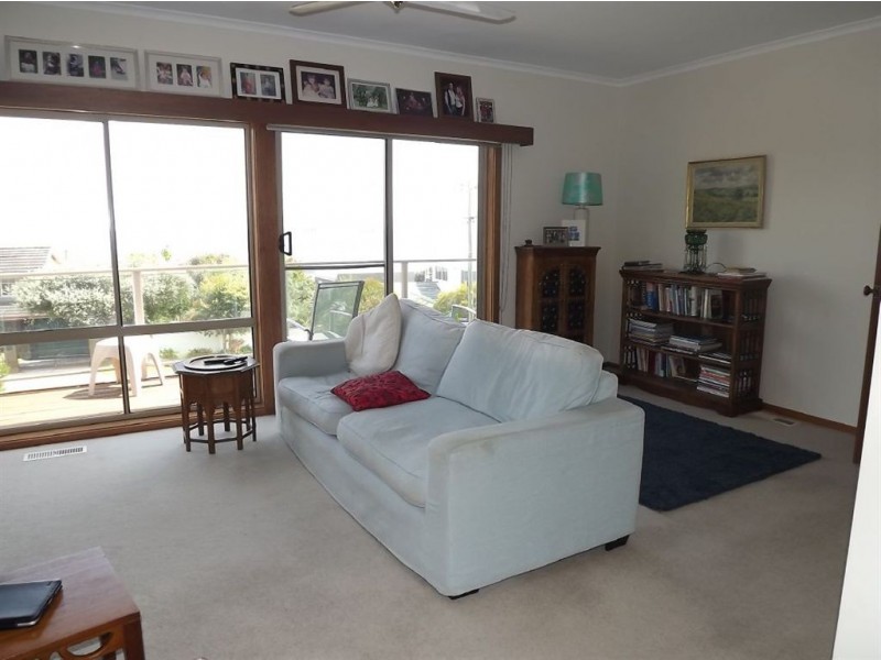 16 Martin Street, Mount Martha VIC 3934