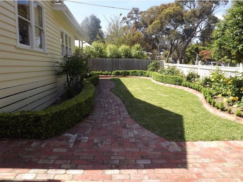 102 Herbert Street, Mornington VIC 3931