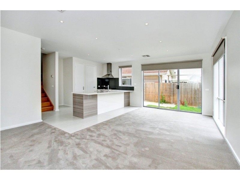 2/5 Kent Street, Mornington VIC 3931