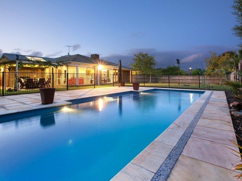 4 Sarshas Way, Mount Martha VIC 3934