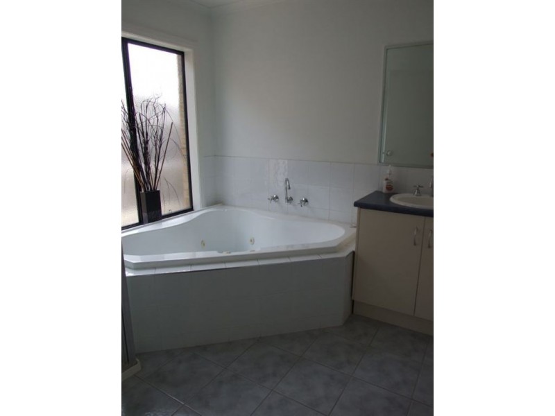 5 Stefans Court, Skye VIC 3977