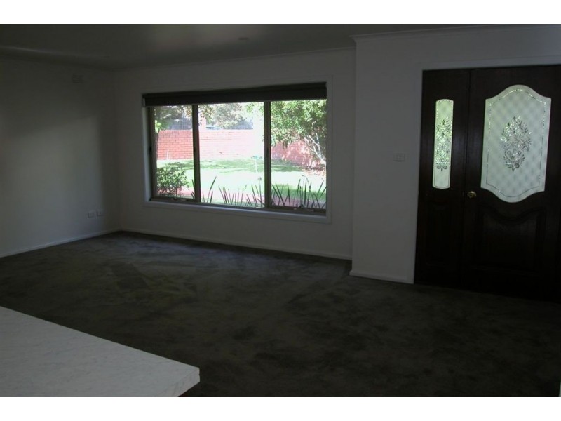 11 Pender Ave, Mornington VIC 3931