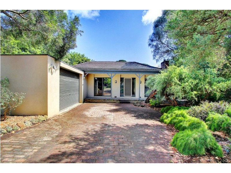 23 Rothesay Ave, Mornington VIC 3931