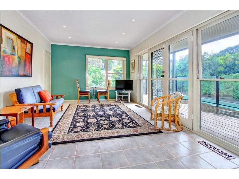 23 Rothesay Ave, Mornington VIC 3931