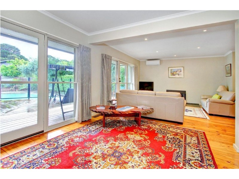 23 Rothesay Ave, Mornington VIC 3931