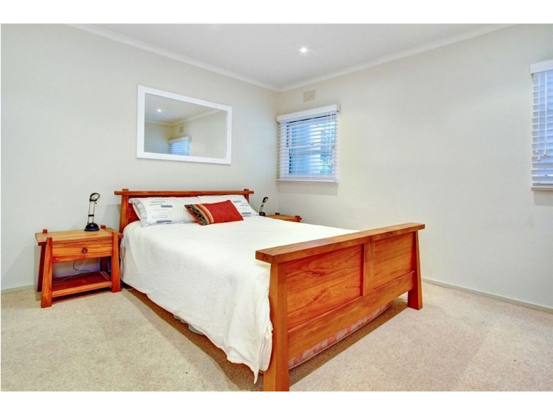 23 Rothesay Ave, Mornington VIC 3931