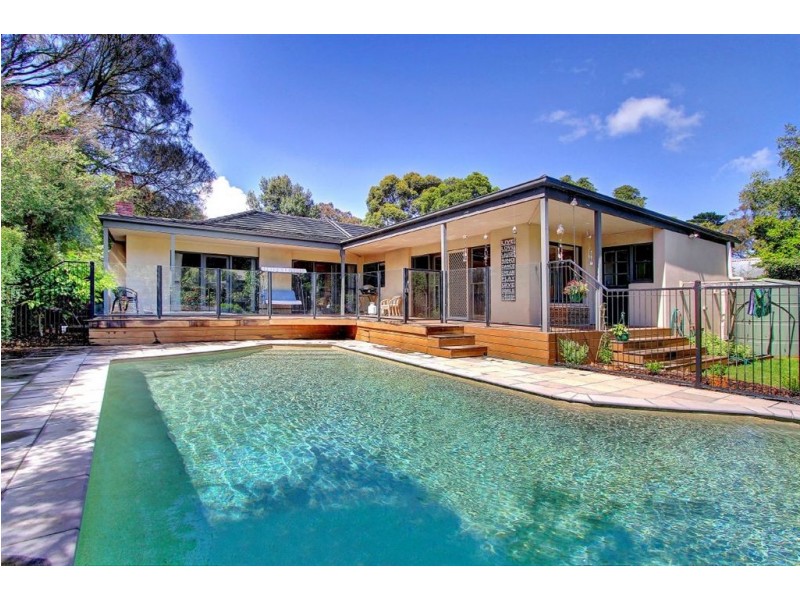 23 Rothesay Ave, Mornington VIC 3931