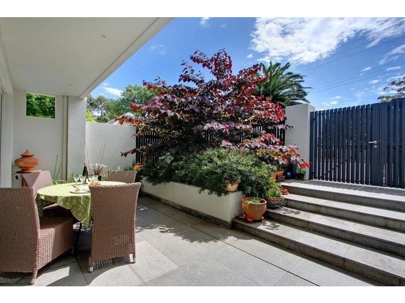 8/14 Tanti Avenue, Mornington VIC 3931