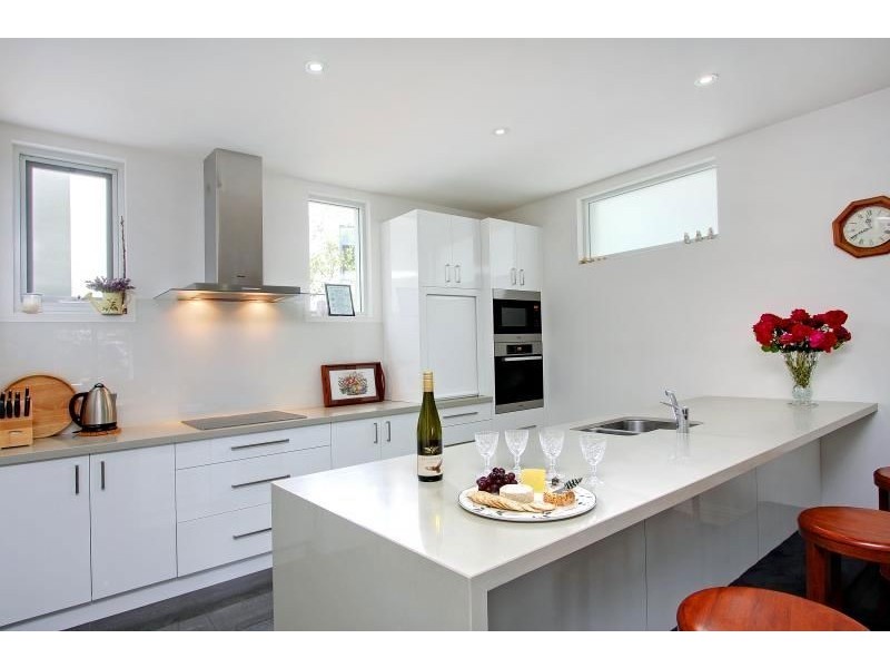 8/14 Tanti Avenue, Mornington VIC 3931