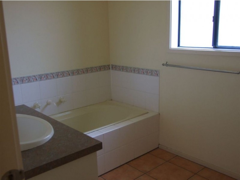 a/3 Killingholme Drive, Mornington VIC 3931