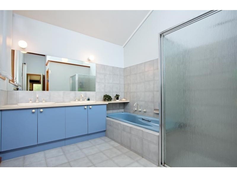 4 Cassandra Close, Somerville VIC 3912