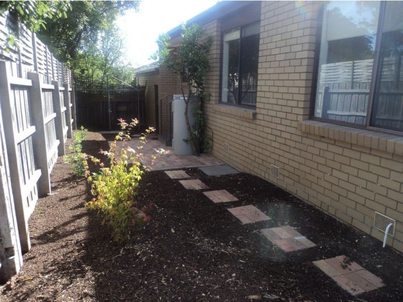 2/28 Lucerne Ave, Mornington VIC 3931