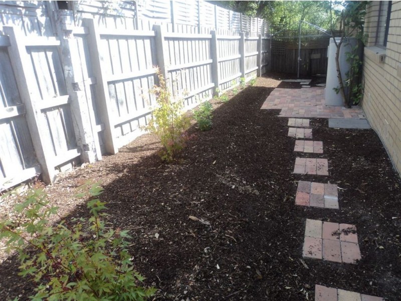 2/28 Lucerne Ave, Mornington VIC 3931