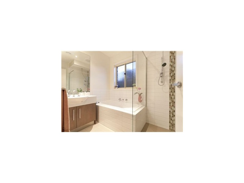 77B St Mitchell Circuit, Mornington VIC 3931