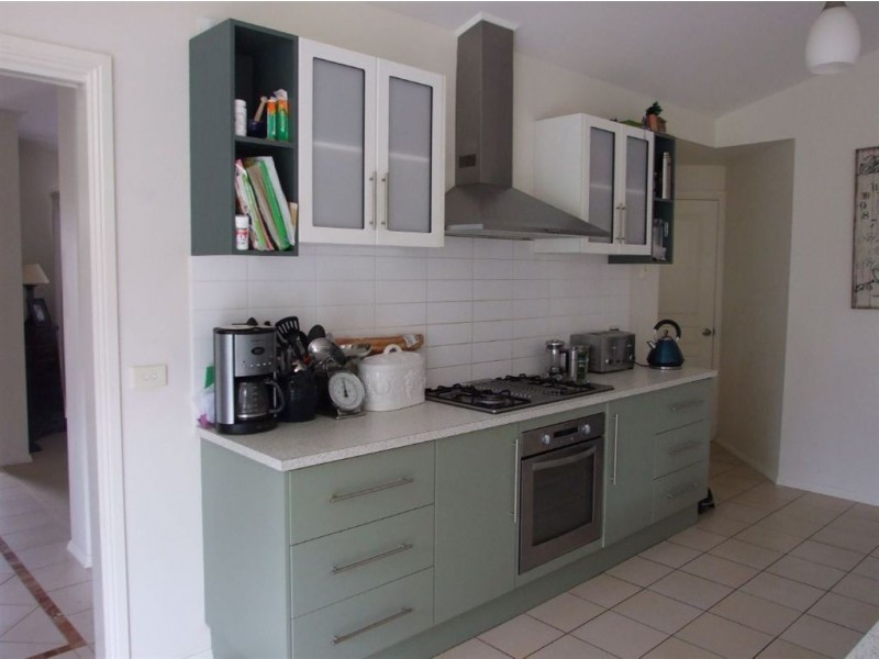 8 Whitsunday Court, Mount Martha VIC 3934