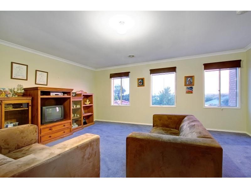 11 Halcyon Rise, Mornington VIC 3931