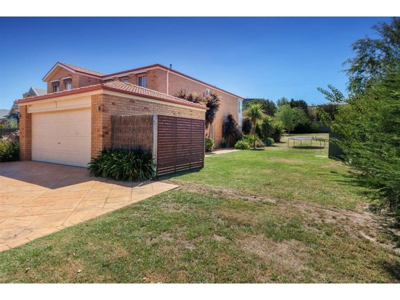 11 Halcyon Rise, Mornington VIC 3931