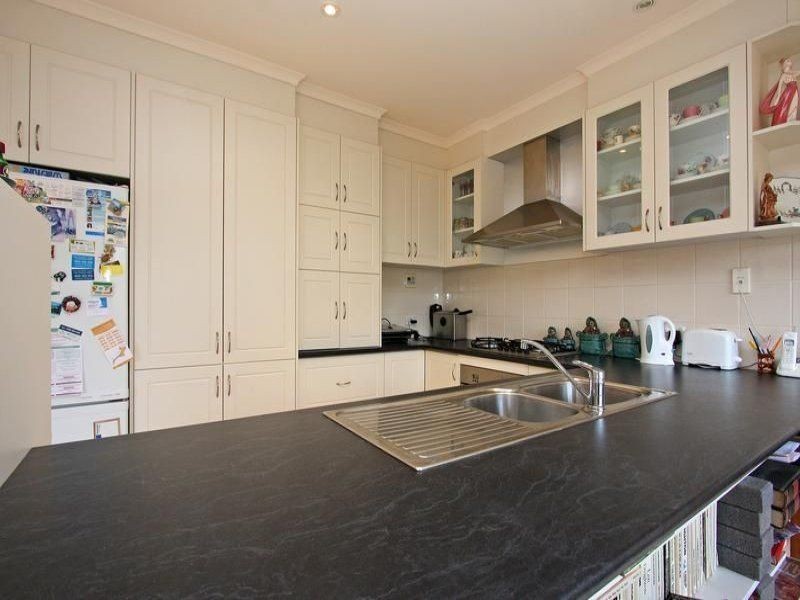 2/2 Iluka Street, Safety Beach VIC 3936