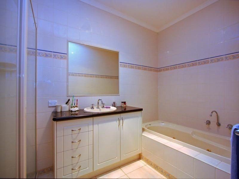 2/2 Iluka Street, Safety Beach VIC 3936