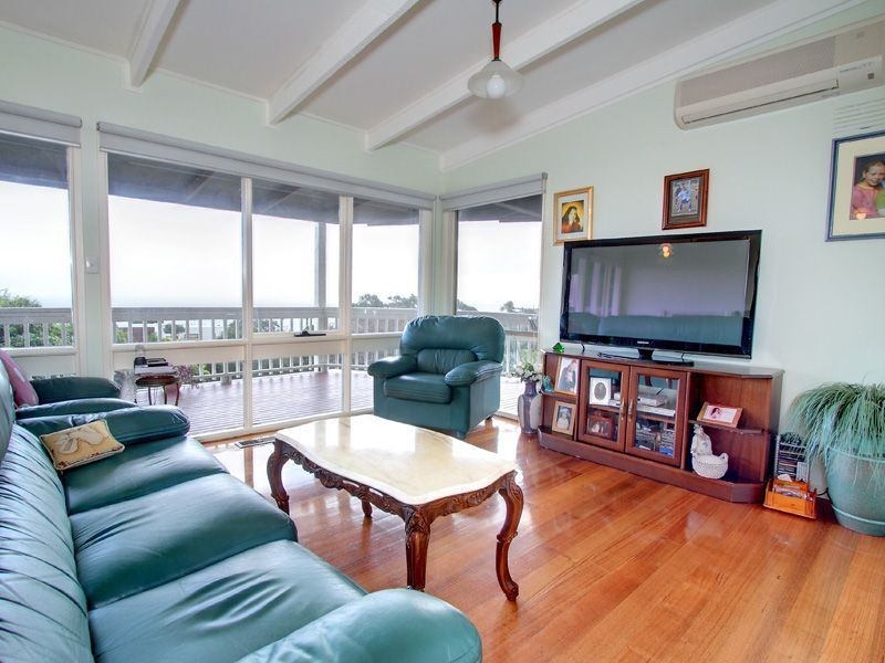 16 Finlayson Avenue, Mount Martha VIC 3934