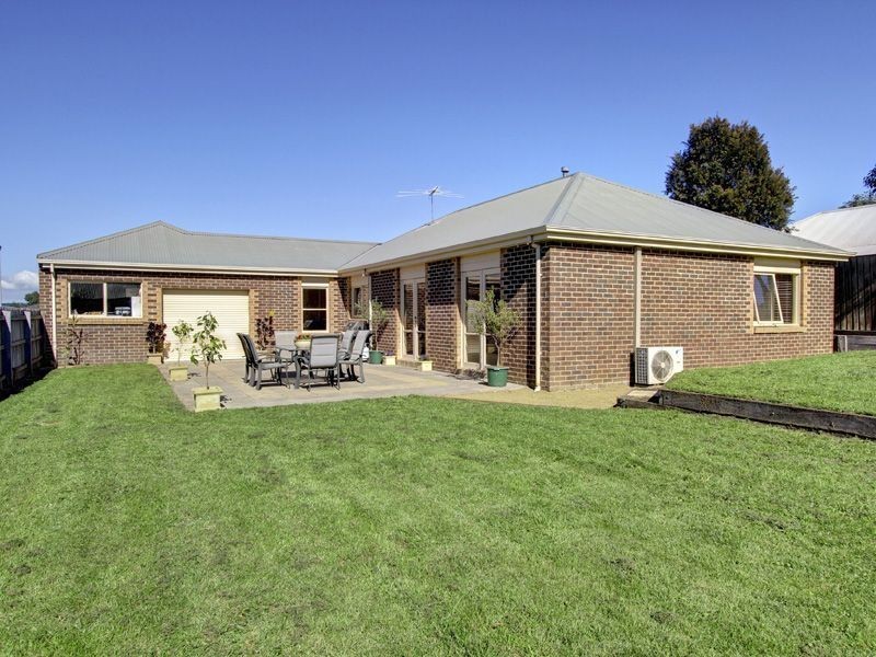 11 Piping Lane, Mount Martha VIC 3934