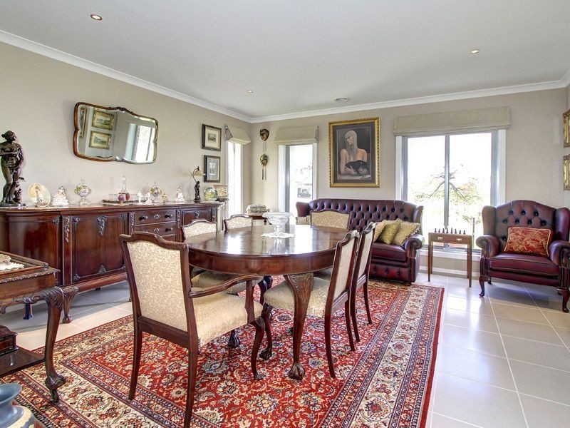 8 Arthur Walk, Mount Martha VIC 3934