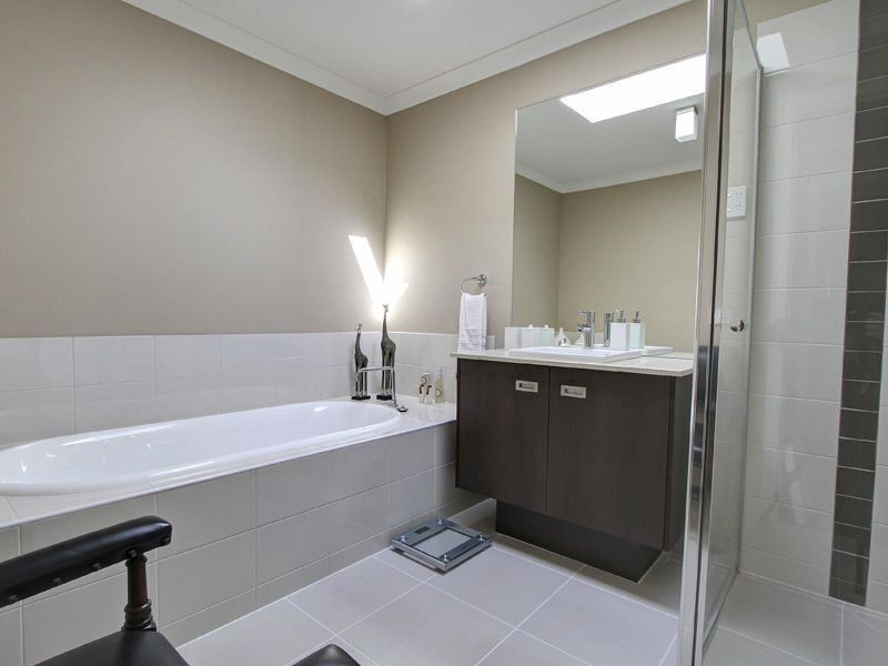 8 Arthur Walk, Mount Martha VIC 3934