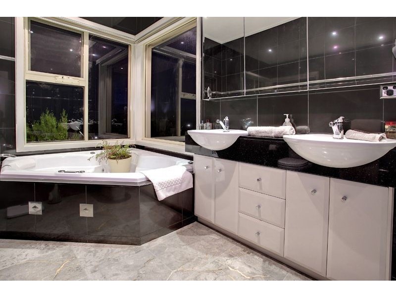 3 Headland Waters, Mount Martha VIC 3934