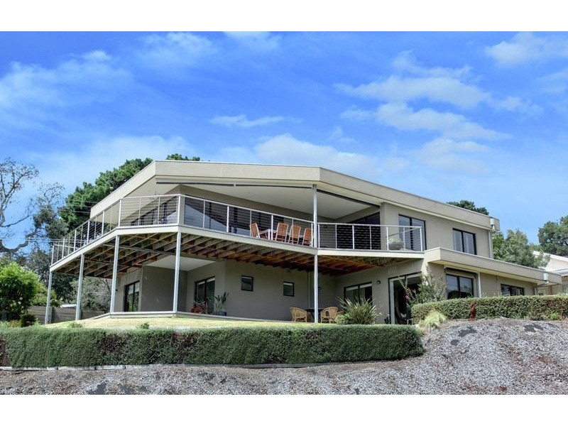 16 Kilburn Grove, Mount Martha VIC 3934