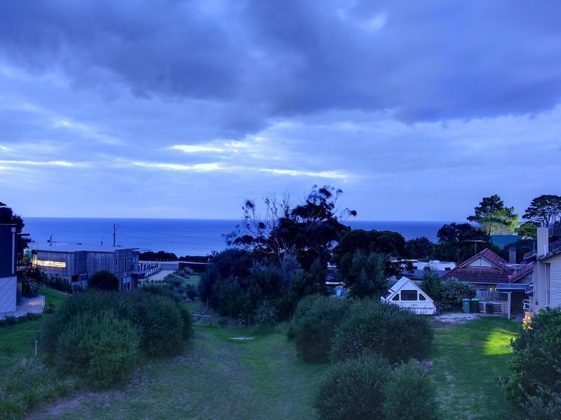 16 Kilburn Grove, Mount Martha VIC 3934