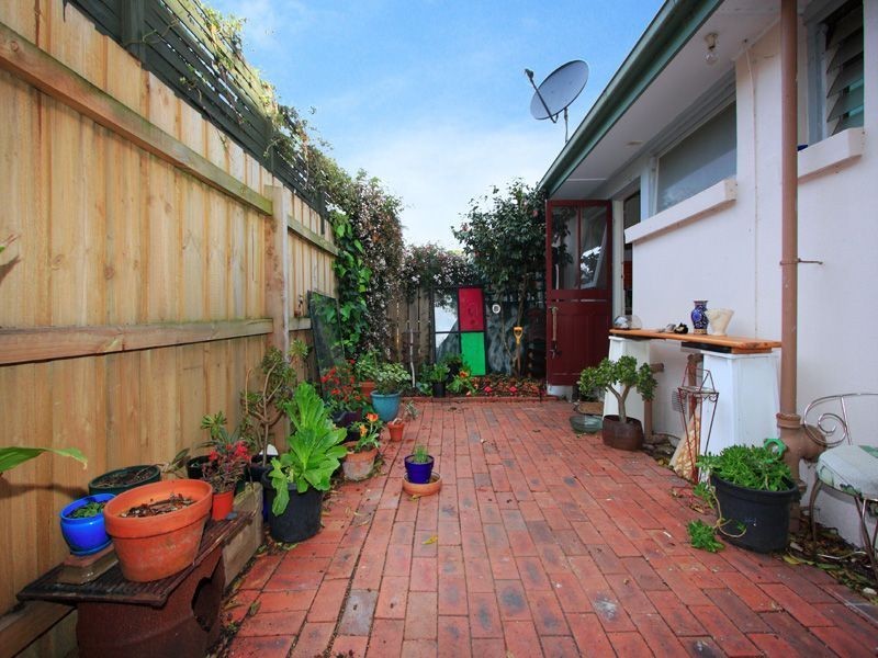2/6 Coonara Avenue, Mount Eliza VIC 3930