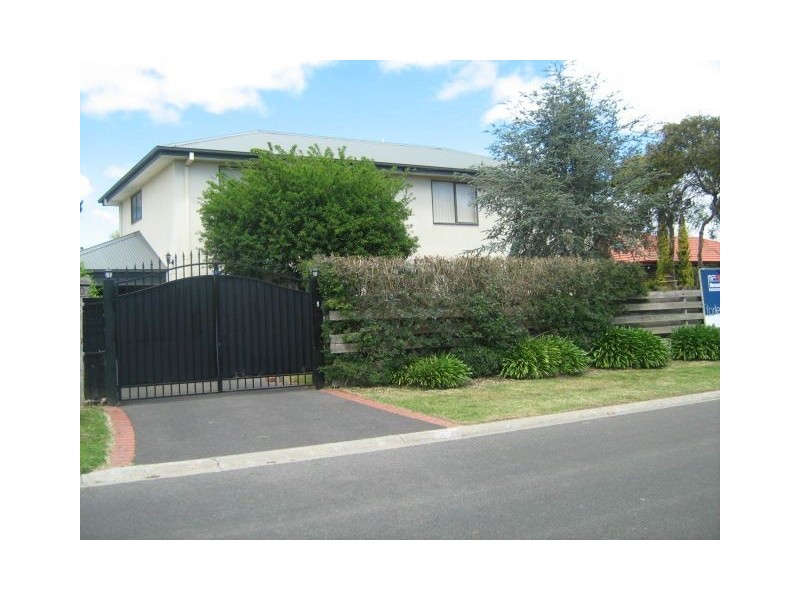 10 Yewers Avenue, Mount Eliza VIC 3930