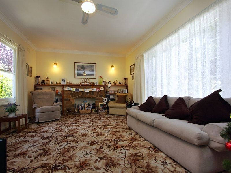 6 Betty Avenue, Mount Eliza VIC 3930