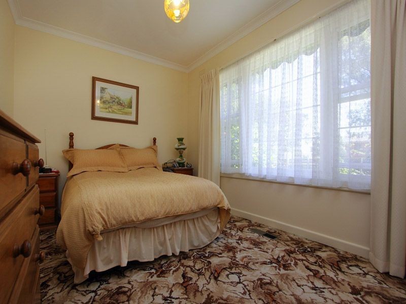 6 Betty Avenue, Mount Eliza VIC 3930