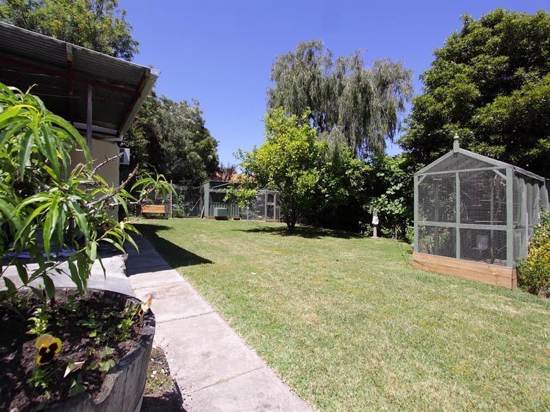 6 Betty Avenue, Mount Eliza VIC 3930